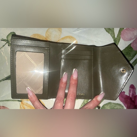 Michael Kors Olive and Brown Wallet - Picture 4 of 8